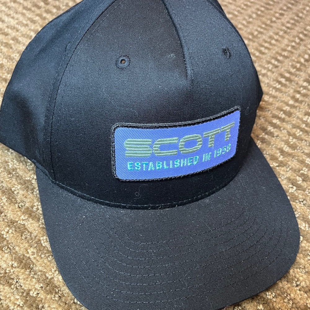 🖤Scott Black snapback hat. Established in 1958 patch. Cotton polyester. EUC🖤